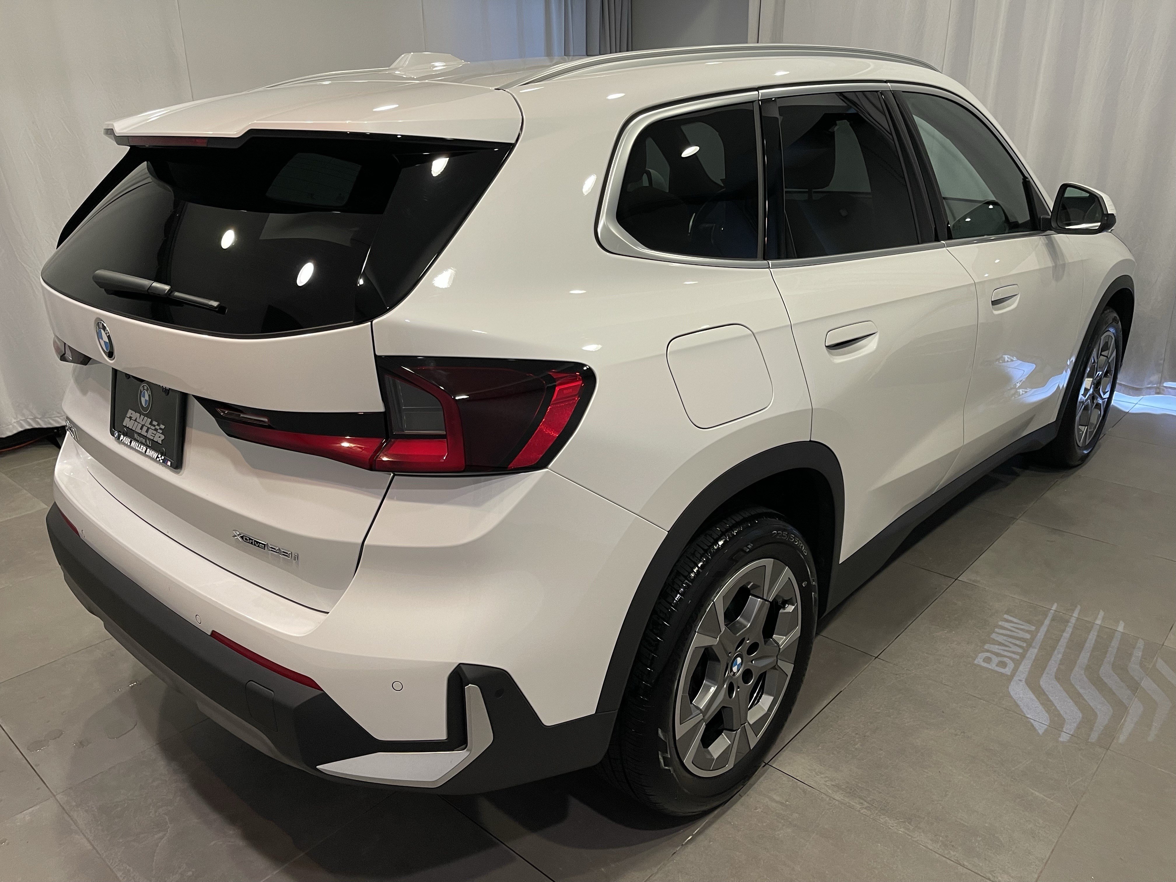 Certified 2023 BMW X1 xDrive28i w/ Convenience Package AWD/4WD image 6