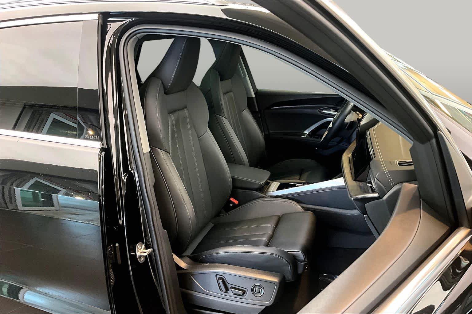 Certified 2025 Audi Q5 Premium AWD/4WD image 9