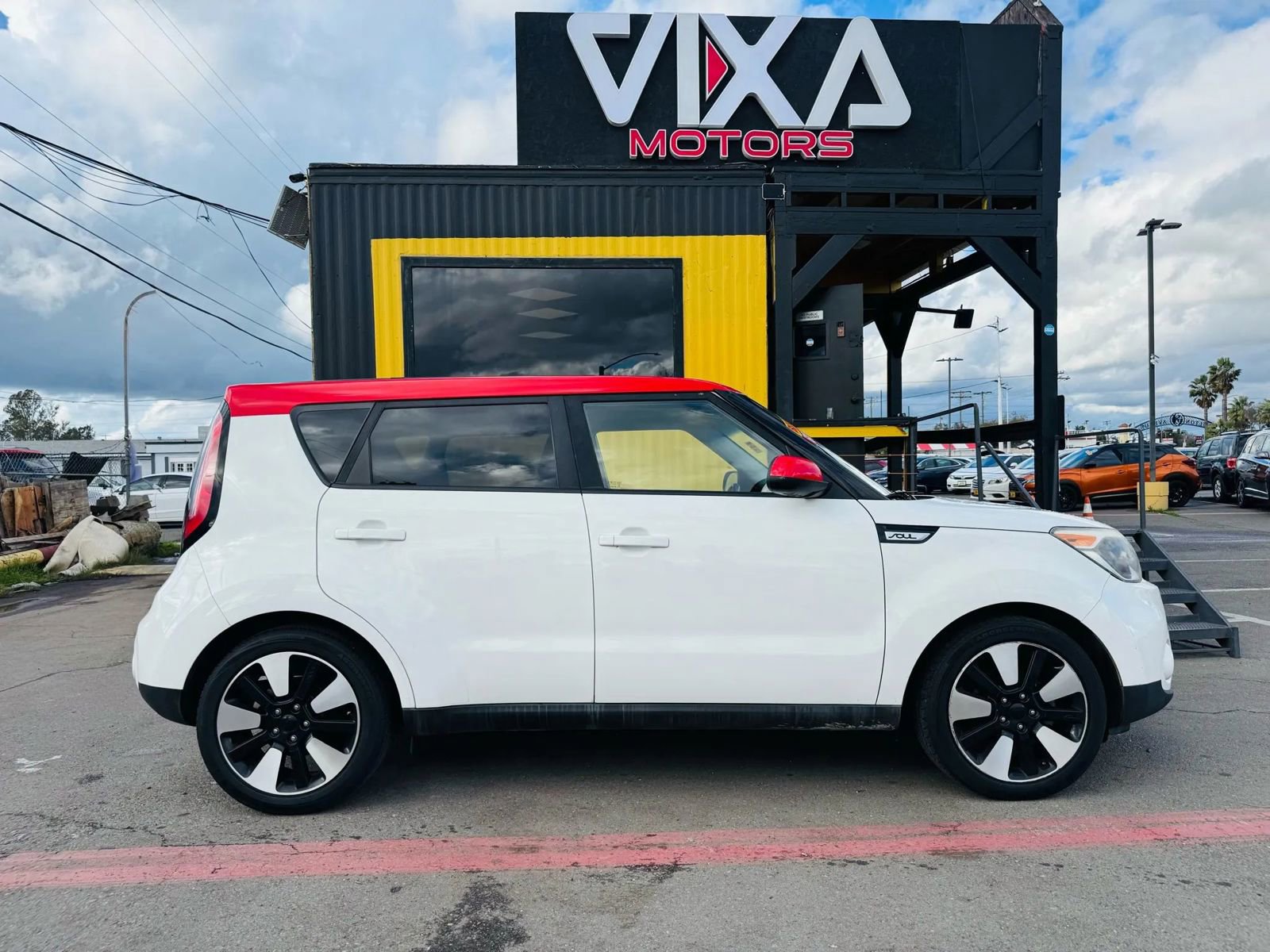 Used 2018 Kia Soul + image 4
