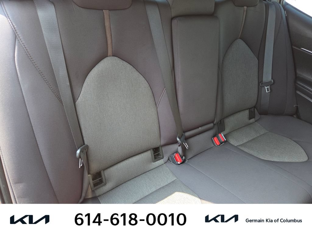 Used 2020 Toyota Camry LE FWD image 18