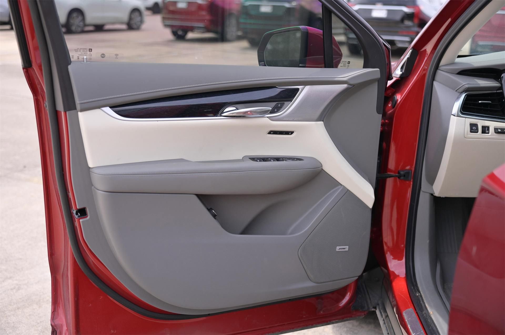 New 2025 Cadillac XT6 Premium Luxury w/ Technology Package image 18