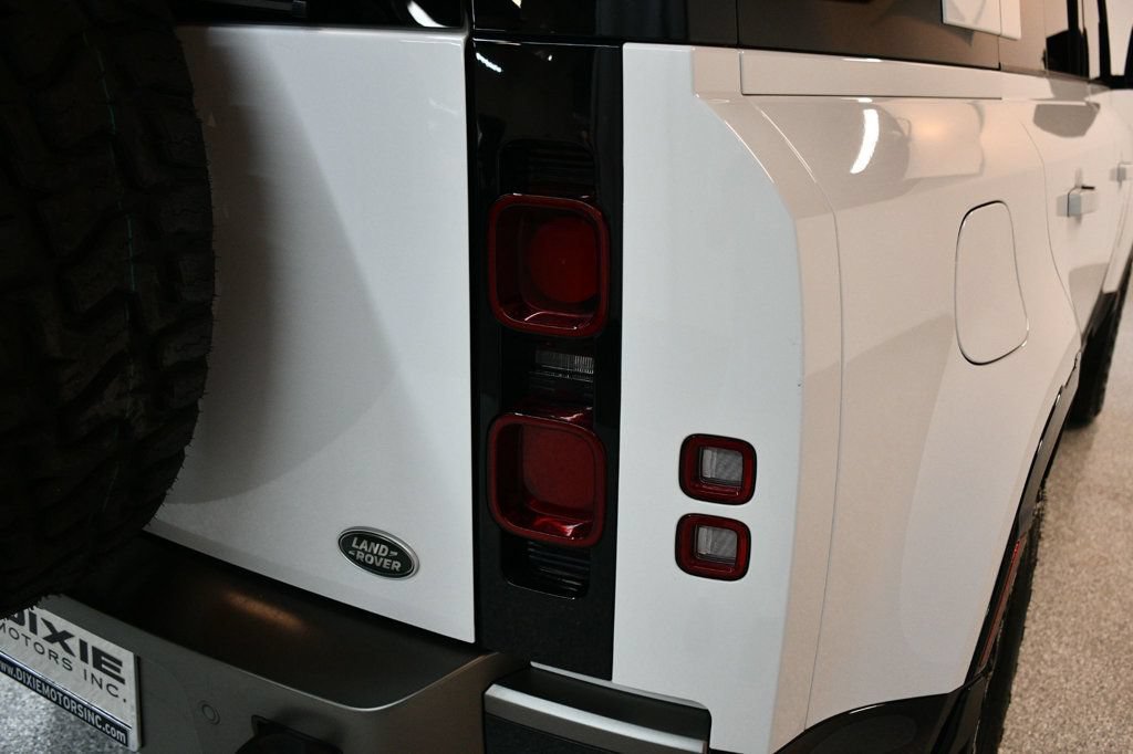 Used 2022 Land Rover Defender 110 X-Dynamic SE AWD/4WD image 15