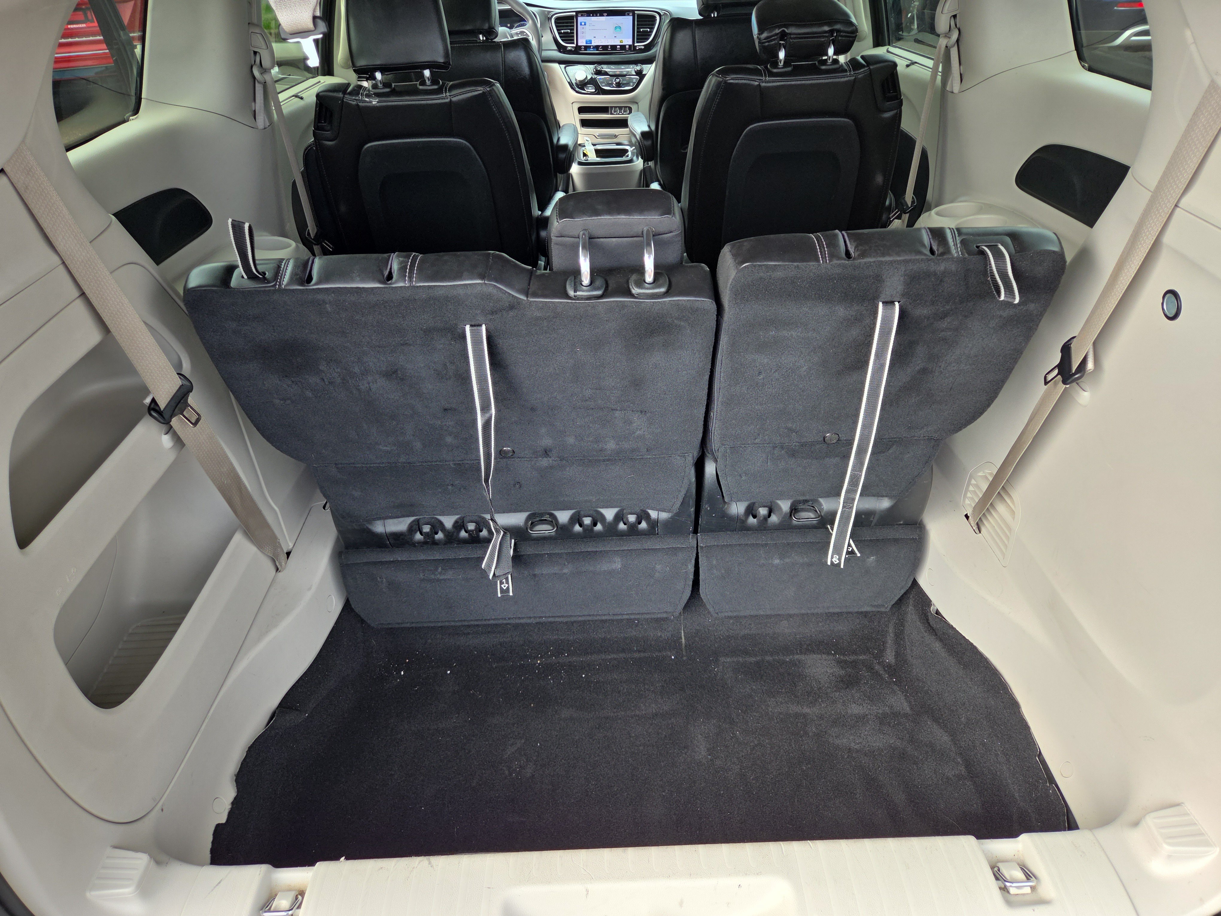 Used 2023 Chrysler Pacifica Touring-L FWD image 31