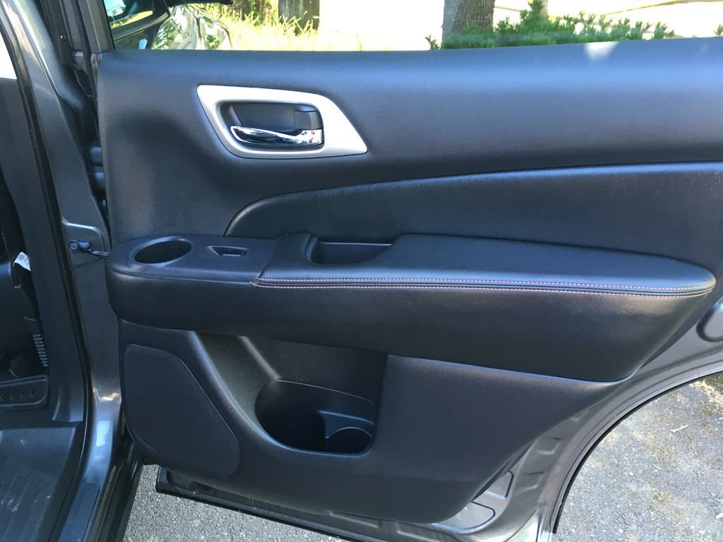 Used 2019 Nissan Pathfinder SL AWD/4WD image 28
