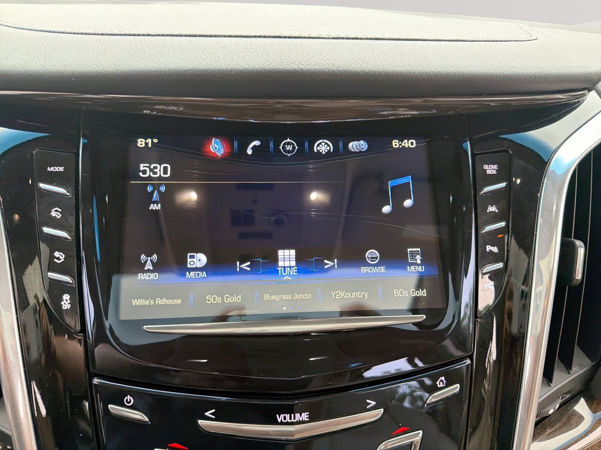 Used 2018 Cadillac Escalade Luxury RWD image 12