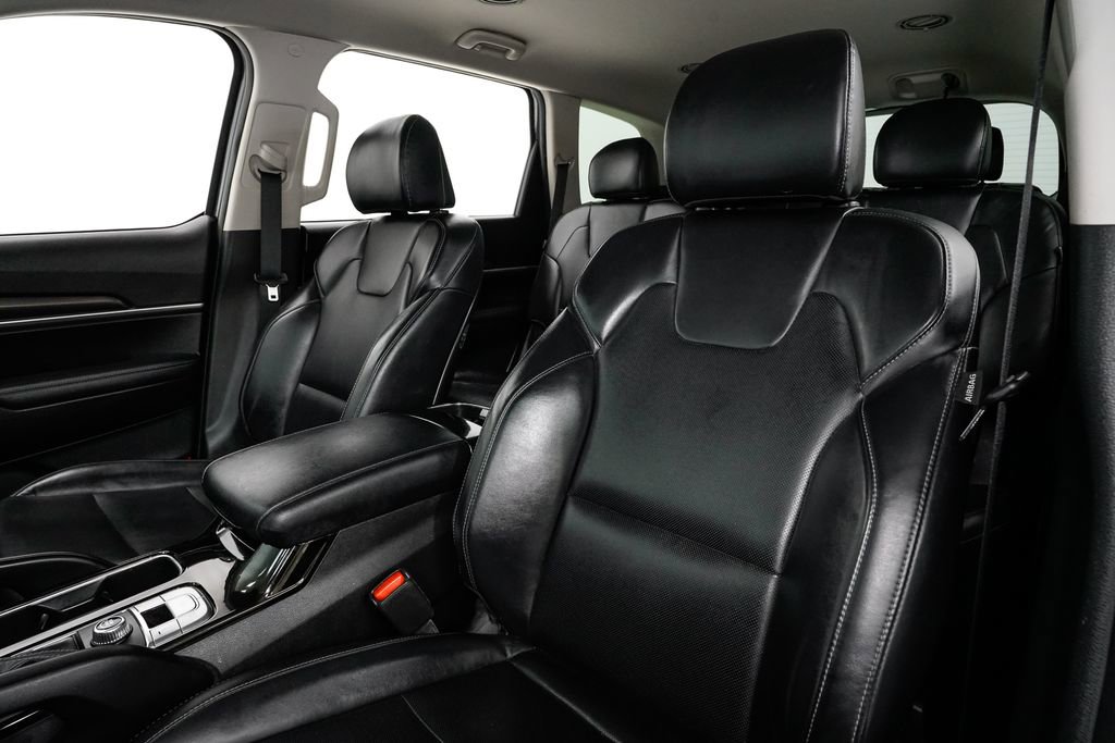 Certified 2023 Kia Telluride LX image 9