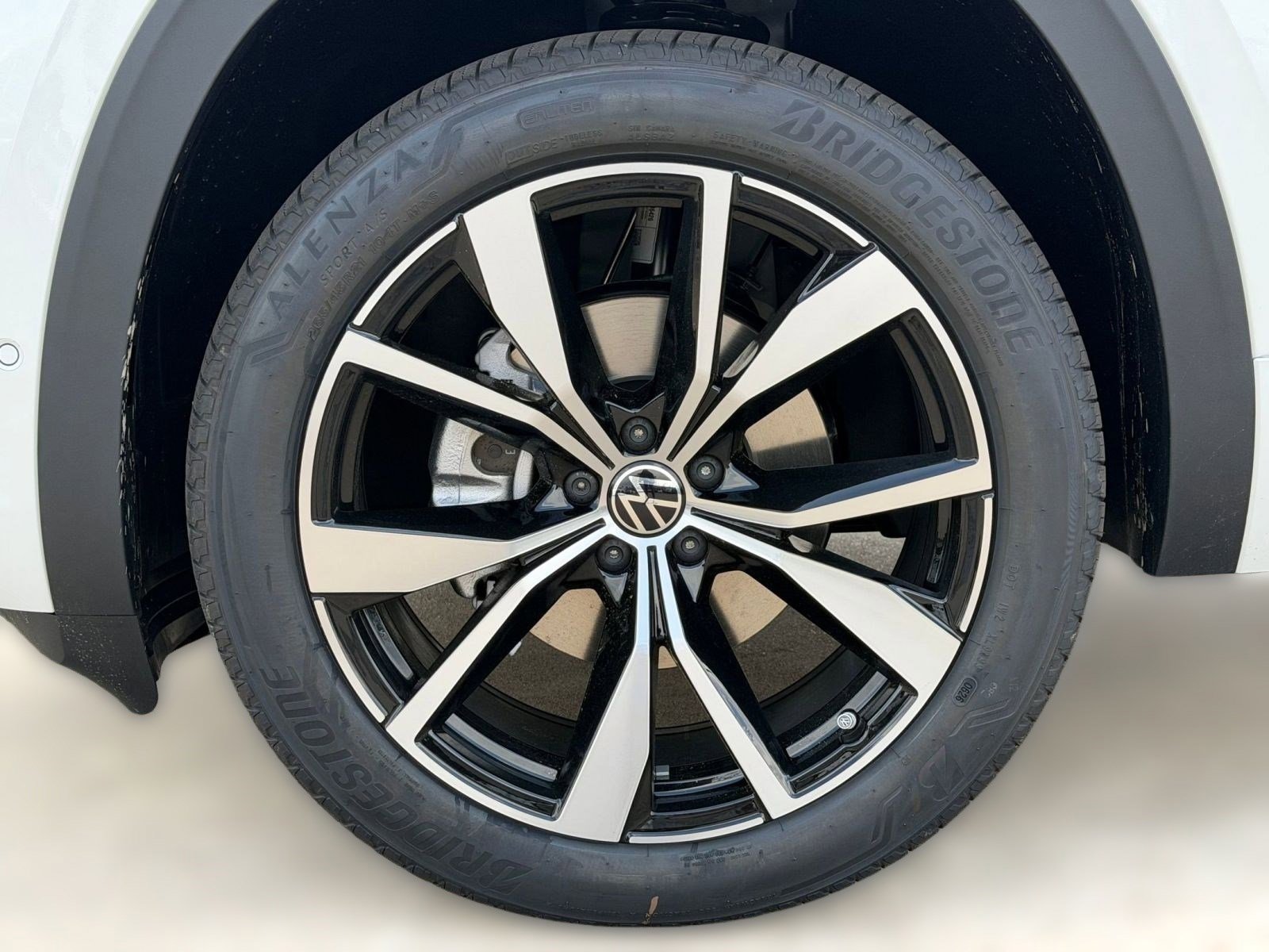 New 2026 Volkswagen Atlas SEL Premium R-Line AWD/4WD image 11