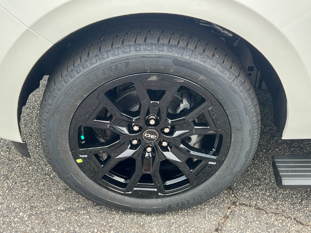 New 2027 Ford Expedition Max Platinum RWD image 14