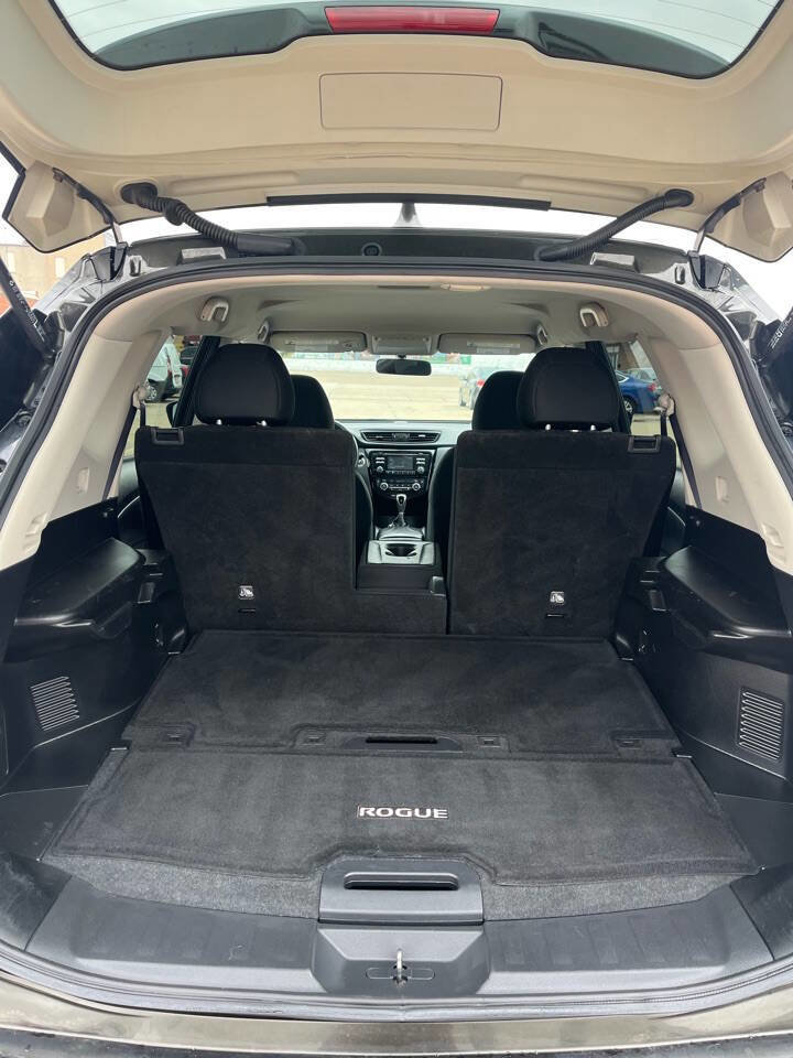 Used 2017 Nissan Rogue SV image 30