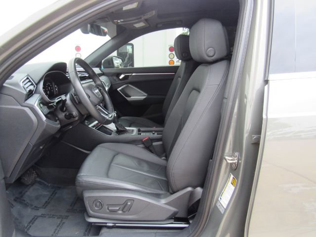 Used 2022 Audi Q3 2.0T Premium Plus w/ Premium Plus Package AWD/4WD image 16