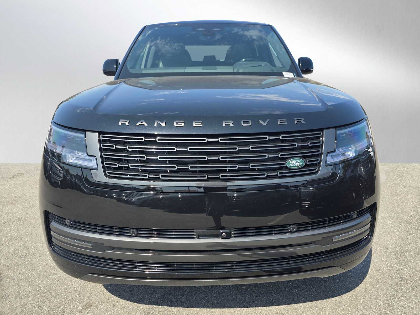 New 2025 Land Rover Range Rover SE image 8