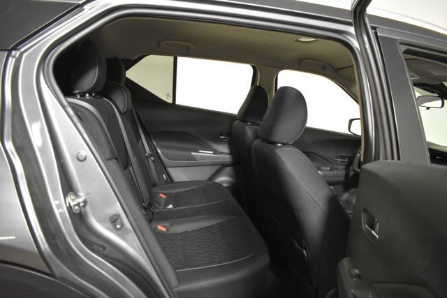 Used 2022 Nissan Kicks SV FWD image 29