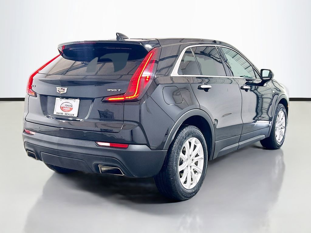 Used 2022 Cadillac XT4 Luxury w/ Cold Weather Package FWD image 4