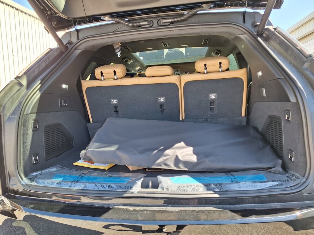 New 2025 Cadillac Escalade IQ Luxury 2 image 25