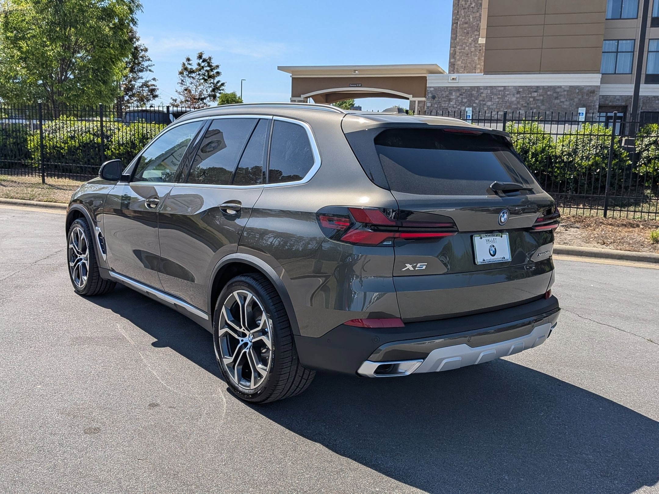New 2026 BMW X5 xDrive50e AWD/4WD image 5