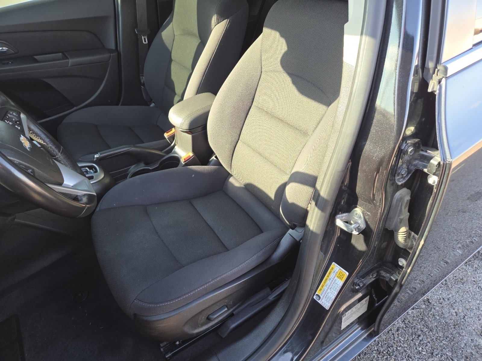 Used 2014 Chevrolet Cruze LT image 21