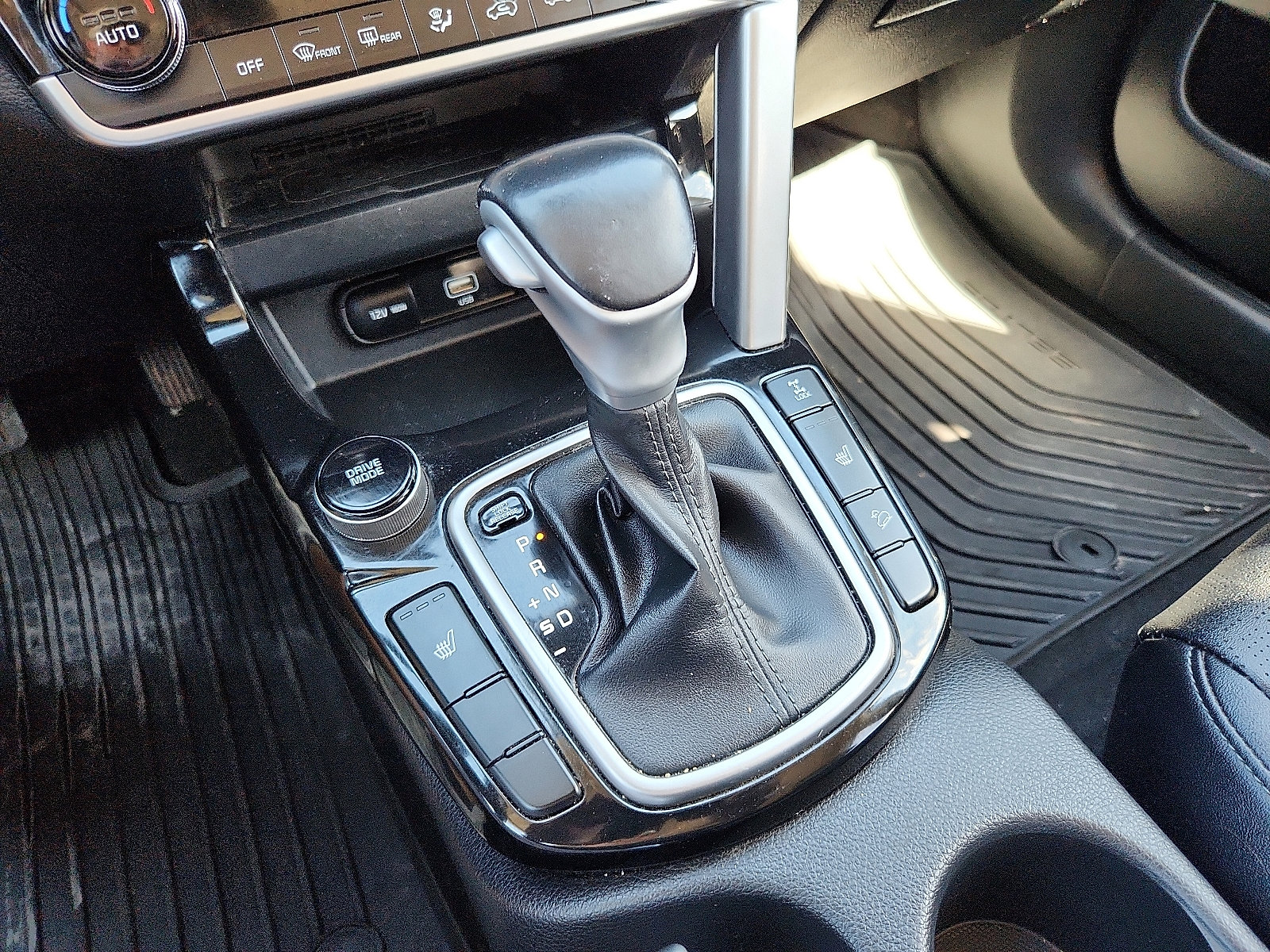 Used 2023 Kia Seltos EX image 13