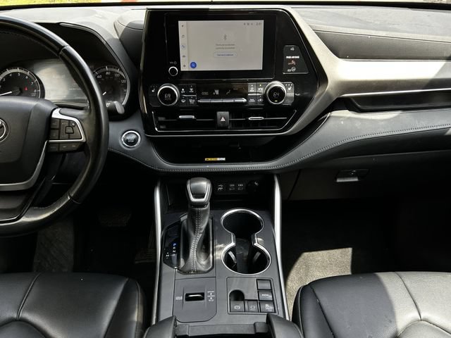 Used 2023 Toyota Highlander XLE FWD image 18