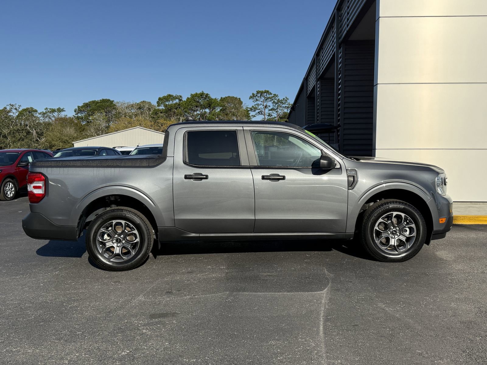 Certified 2024 Ford Maverick XLT image 3