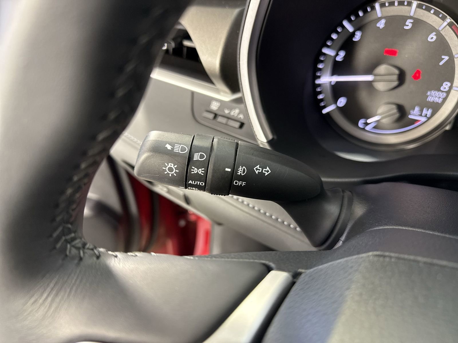 Used 2024 Toyota Highlander XLE AWD/4WD image 16
