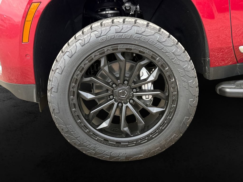 New 2026 GMC Yukon Elevation w/ Elevation Premium Package AWD/4WD image 11