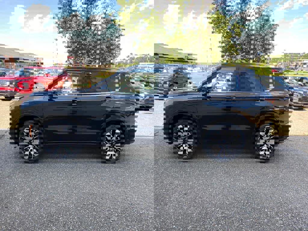 New 2025 Mitsubishi Outlander SE video 2