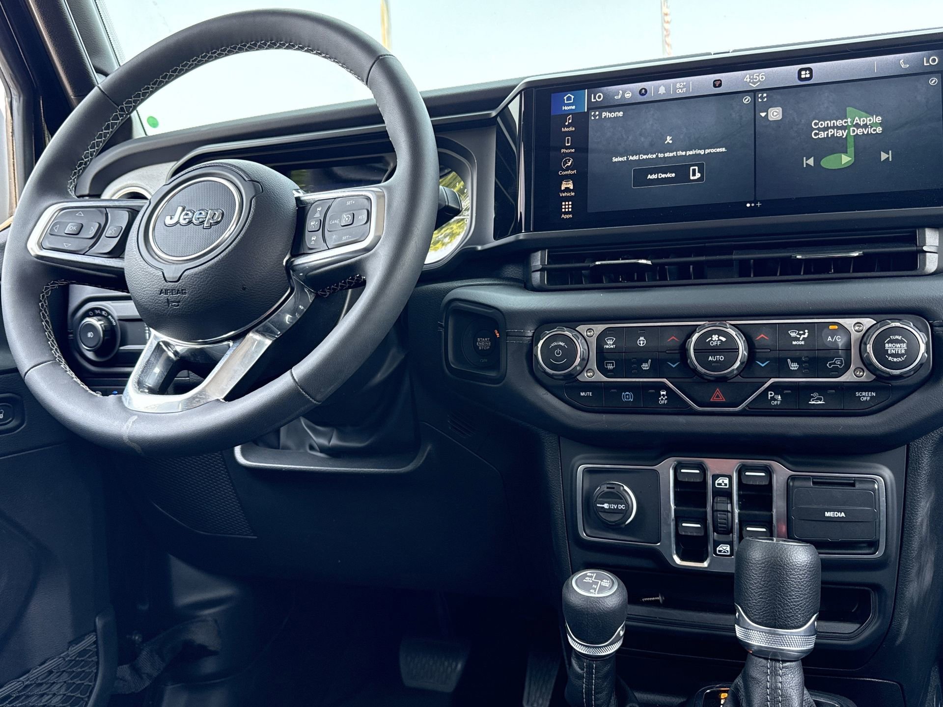 Used 2025 Jeep Wrangler Unlimited Sahara w/ Safety Group AWD/4WD image 3