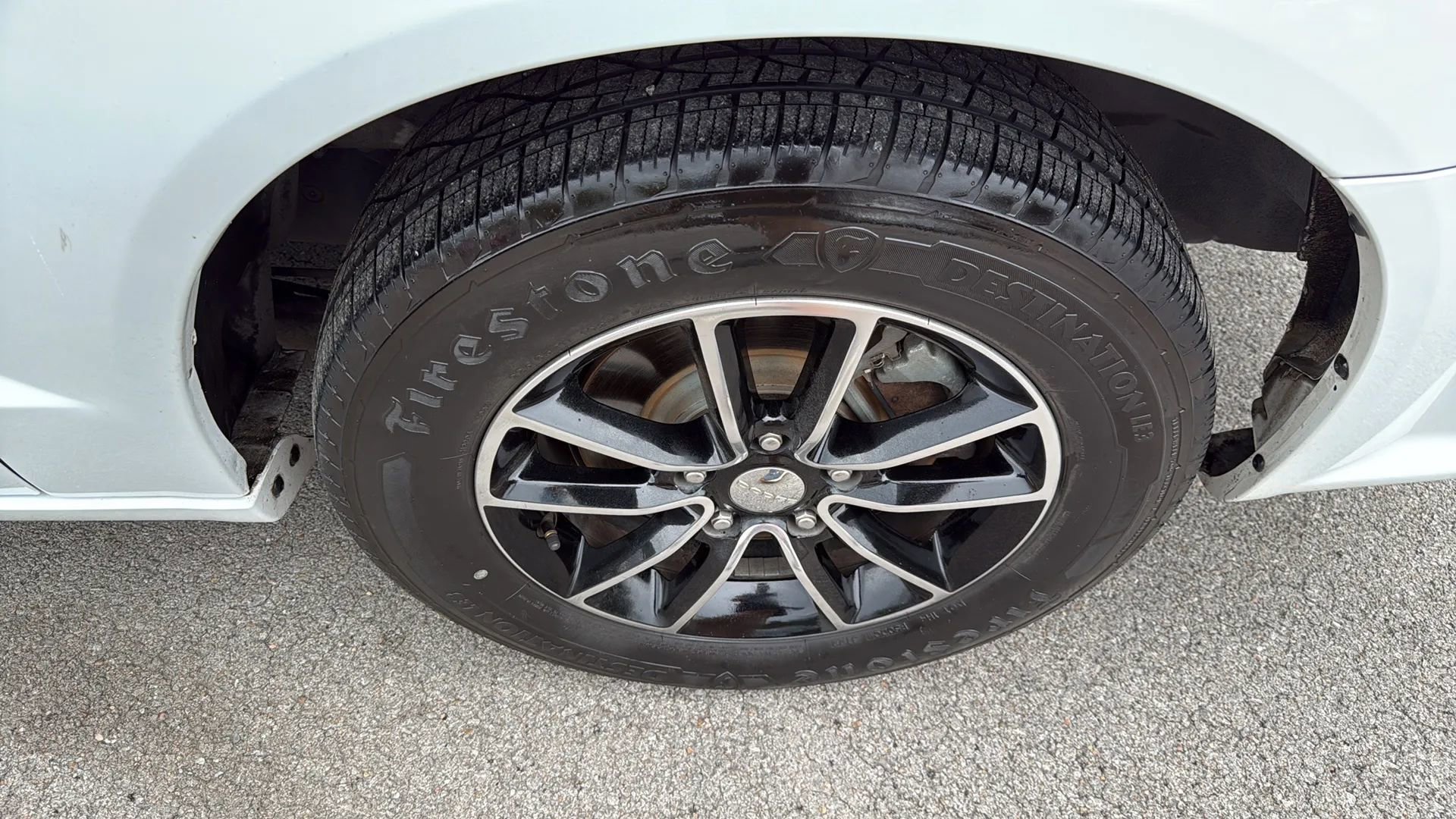 Used 2015 Dodge Grand Caravan R/T FWD image 38