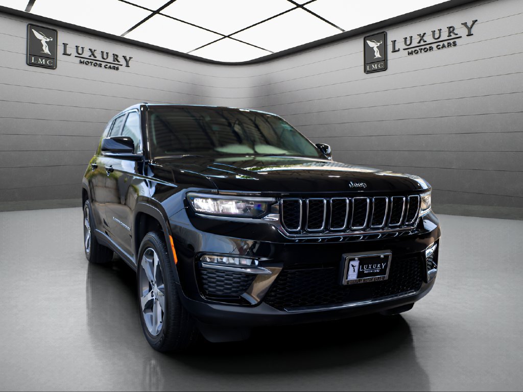 Used 2023 Jeep Grand Cherokee Limited w/ Trailer Tow Prep Group (B) AWD/4WD image 1