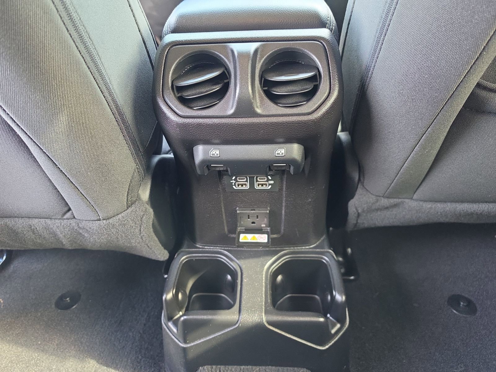 Used 2020 Jeep Wrangler Unlimited Sahara w/ Uconnect 4C Nav & Sound Group image 14