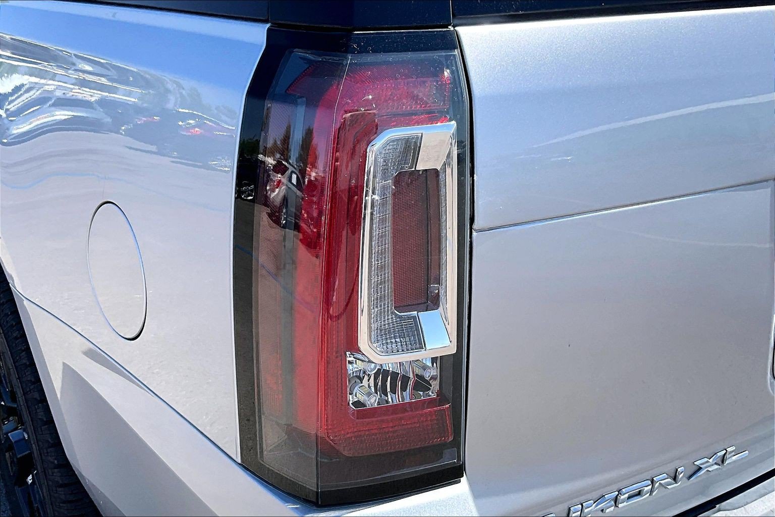 Used 2018 GMC Yukon XL Denali w/ Open Road Package RWD image 31