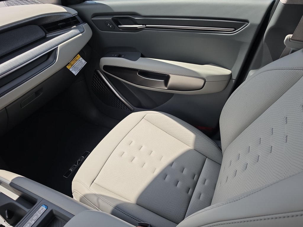 New 2026 Kia EV9 Wind AWD/4WD image 16
