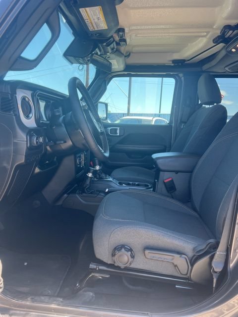 Used 2025 Jeep Wrangler Unlimited Sahara AWD/4WD image 23