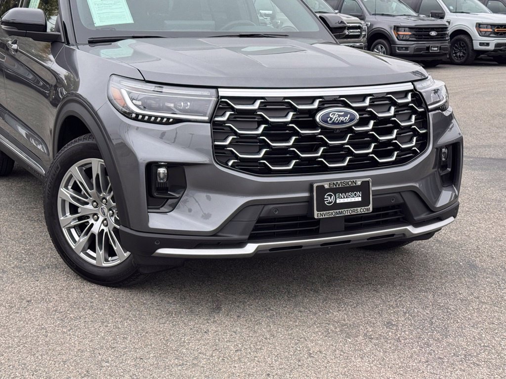 Used 2026 Ford Explorer Platinum RWD image 3
