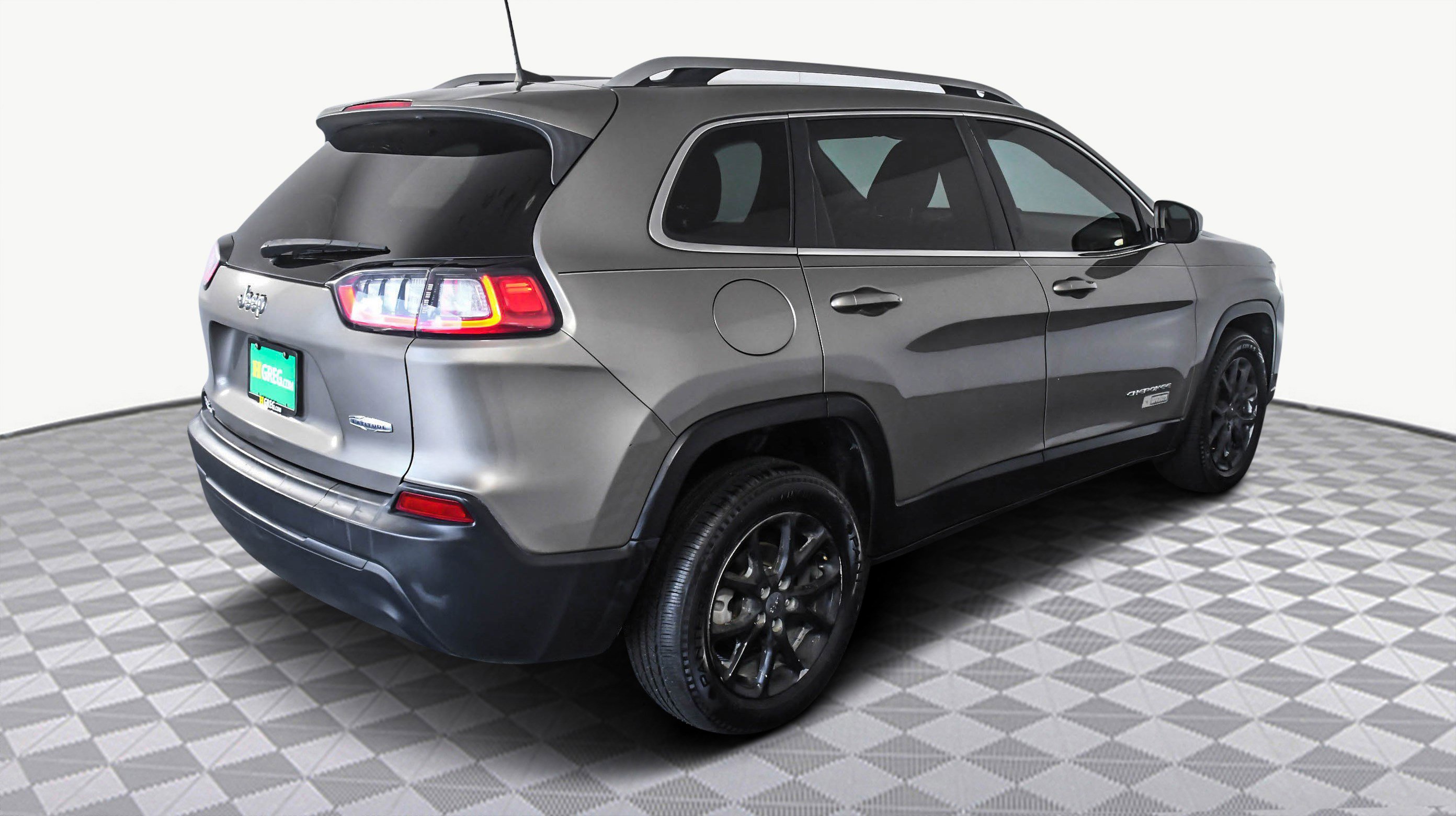 Used 2019 Jeep Cherokee Latitude w/ Popular Appearance Group image 8