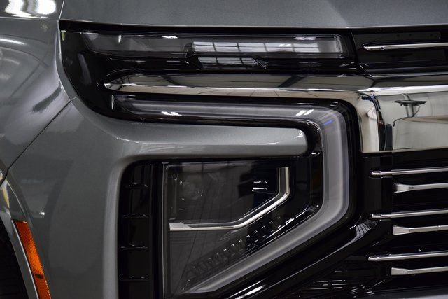 New 2026 Chevrolet Suburban Premier w/ Sun And Tow Package AWD/4WD image 12