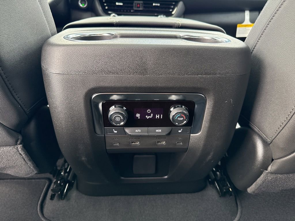 New 2026 Chevrolet Suburban Premier image 14