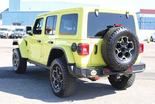 Used 2023 Jeep Wrangler Unlimited Rubicon w/ LED Lighting Group AWD/4WD image 3