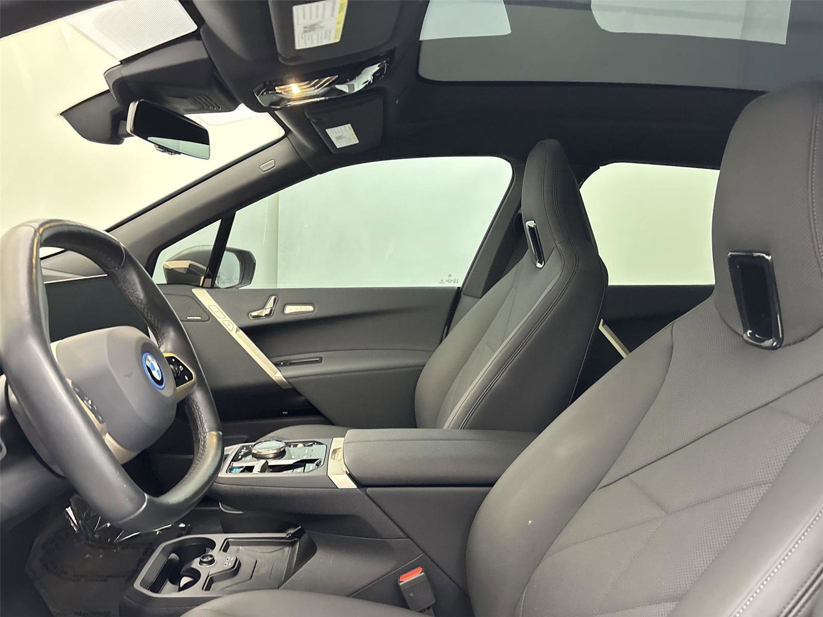 Certified 2024 BMW iX xDrive50 w/ Premium Package AWD/4WD image 24
