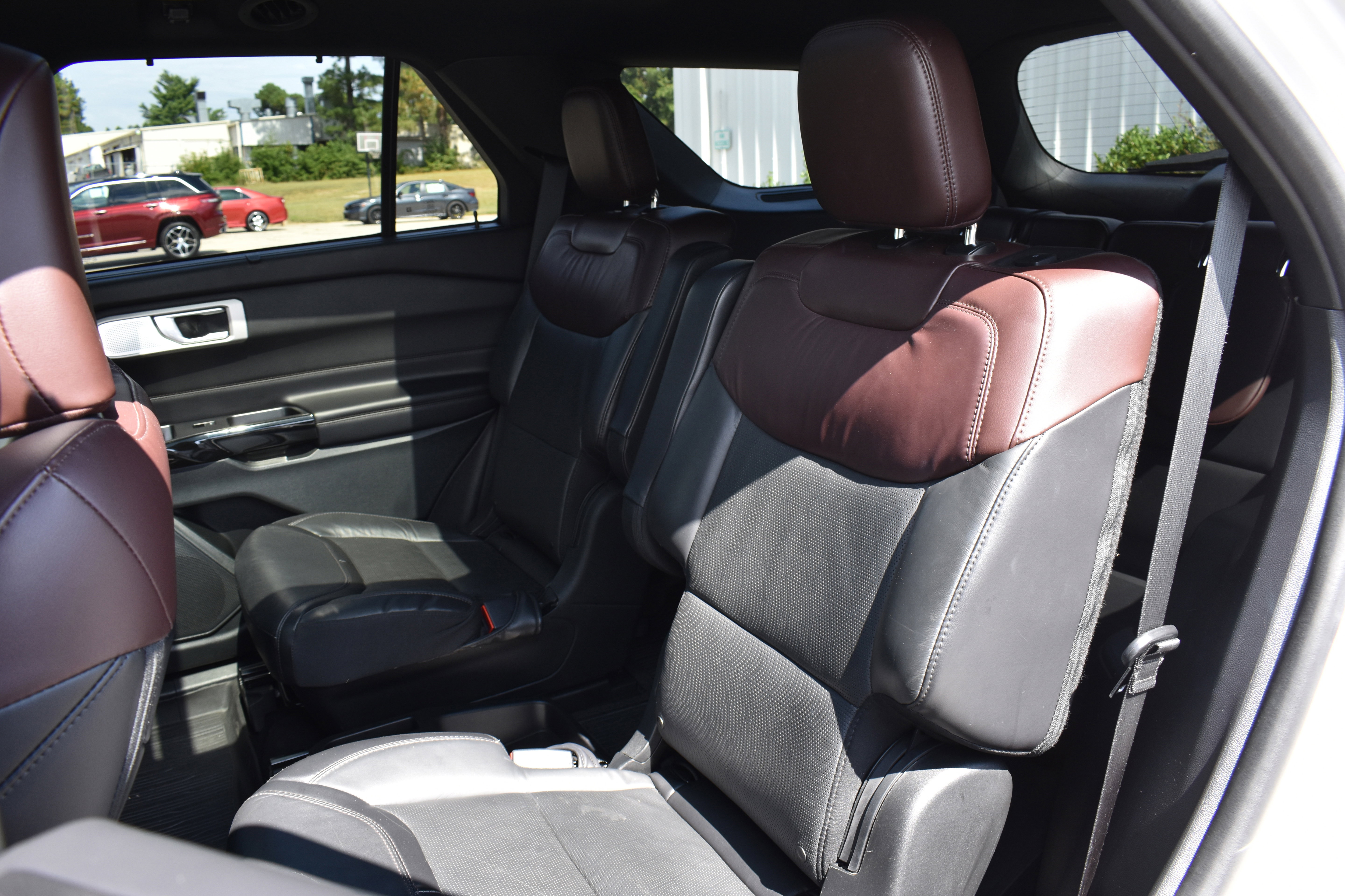 Used 2021 Ford Explorer Platinum w/ Equipment Group 601A image 24