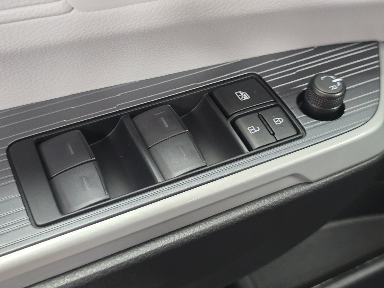 New 2026 Toyota Sienna XLE image 27