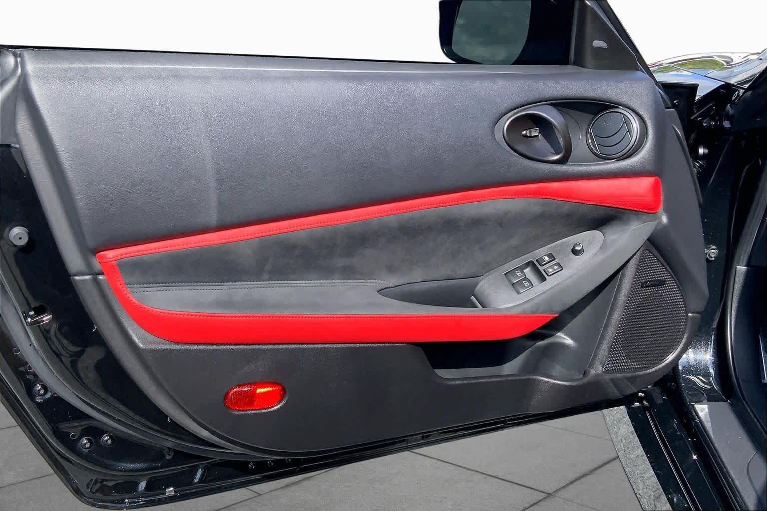 Used 2025 Nissan Z Performance w/ Floor Mat Package RWD image 18