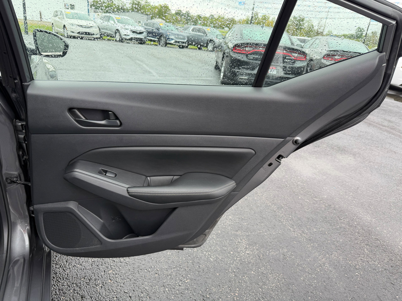 Used 2024 Nissan Altima 2.5 SV image 17