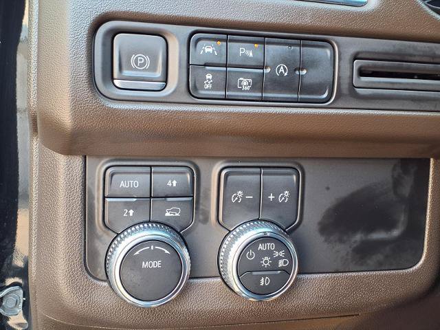 Used 2023 GMC Yukon SLT w/ SLT Luxury Package AWD/4WD image 15