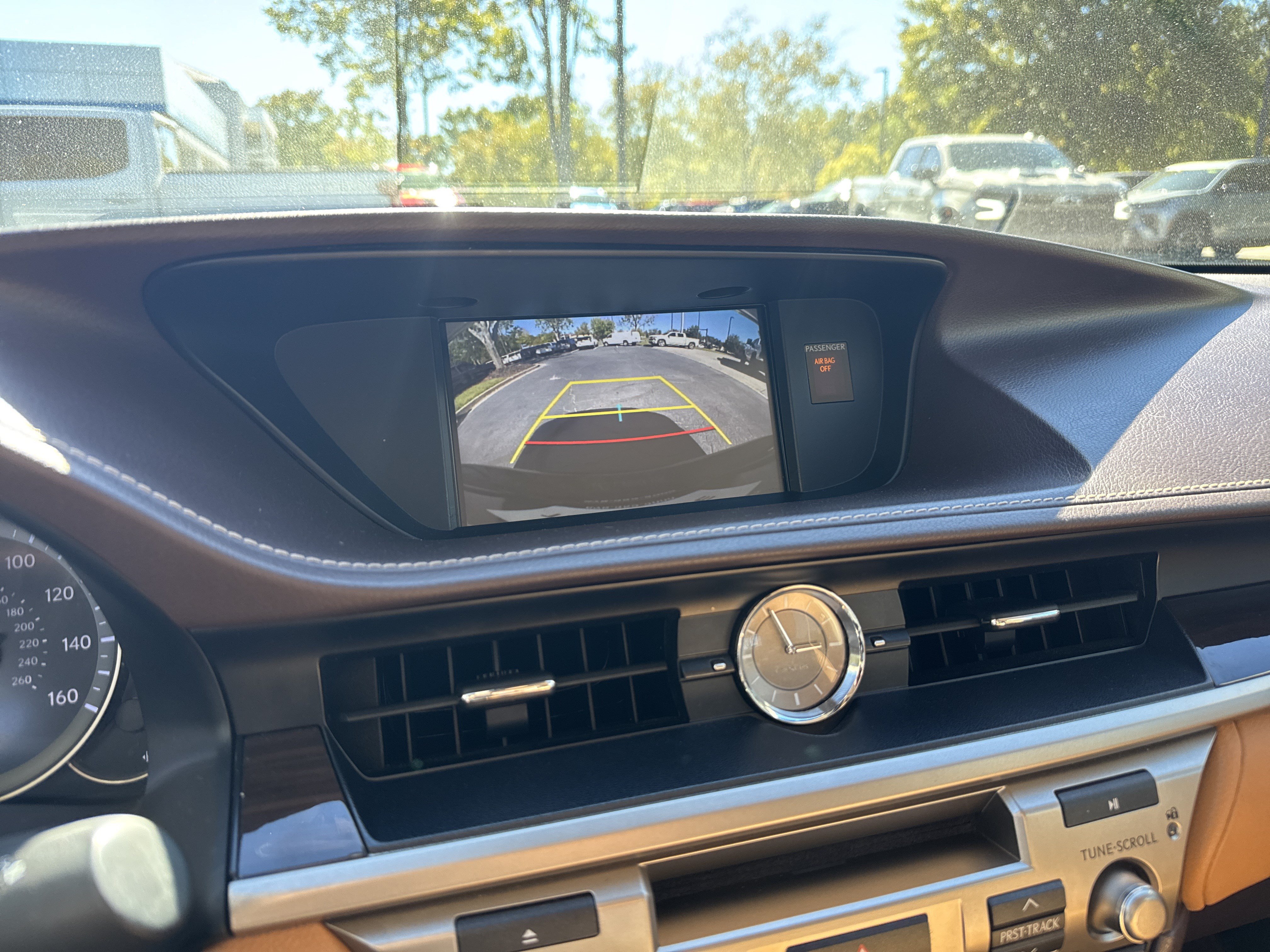 Used 2017 Lexus ES 350 w/ Ultra Luxury Package FWD image 25