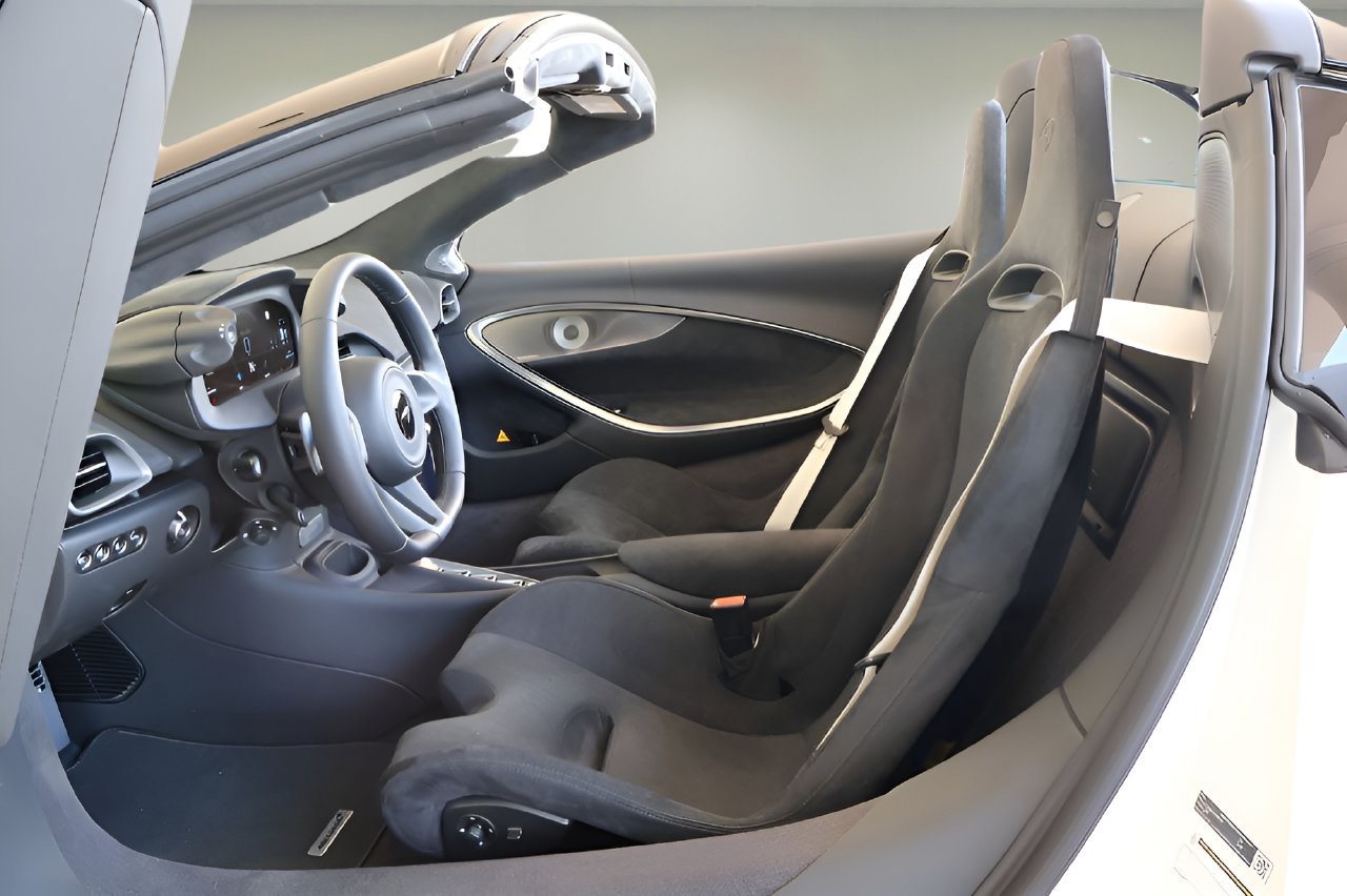 New 2026 McLaren Artura Spider RWD image 10