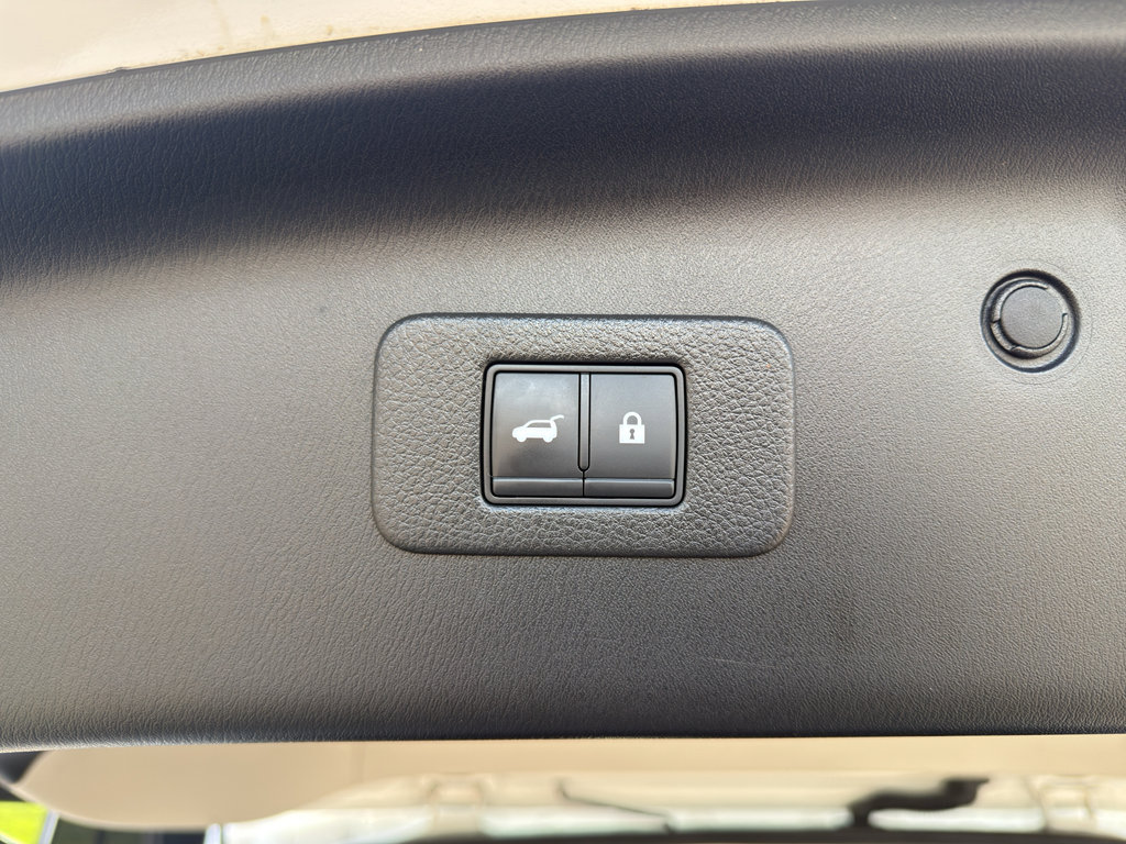 Used 2021 Nissan Armada Platinum w/ Captain's Chairs Package image 19