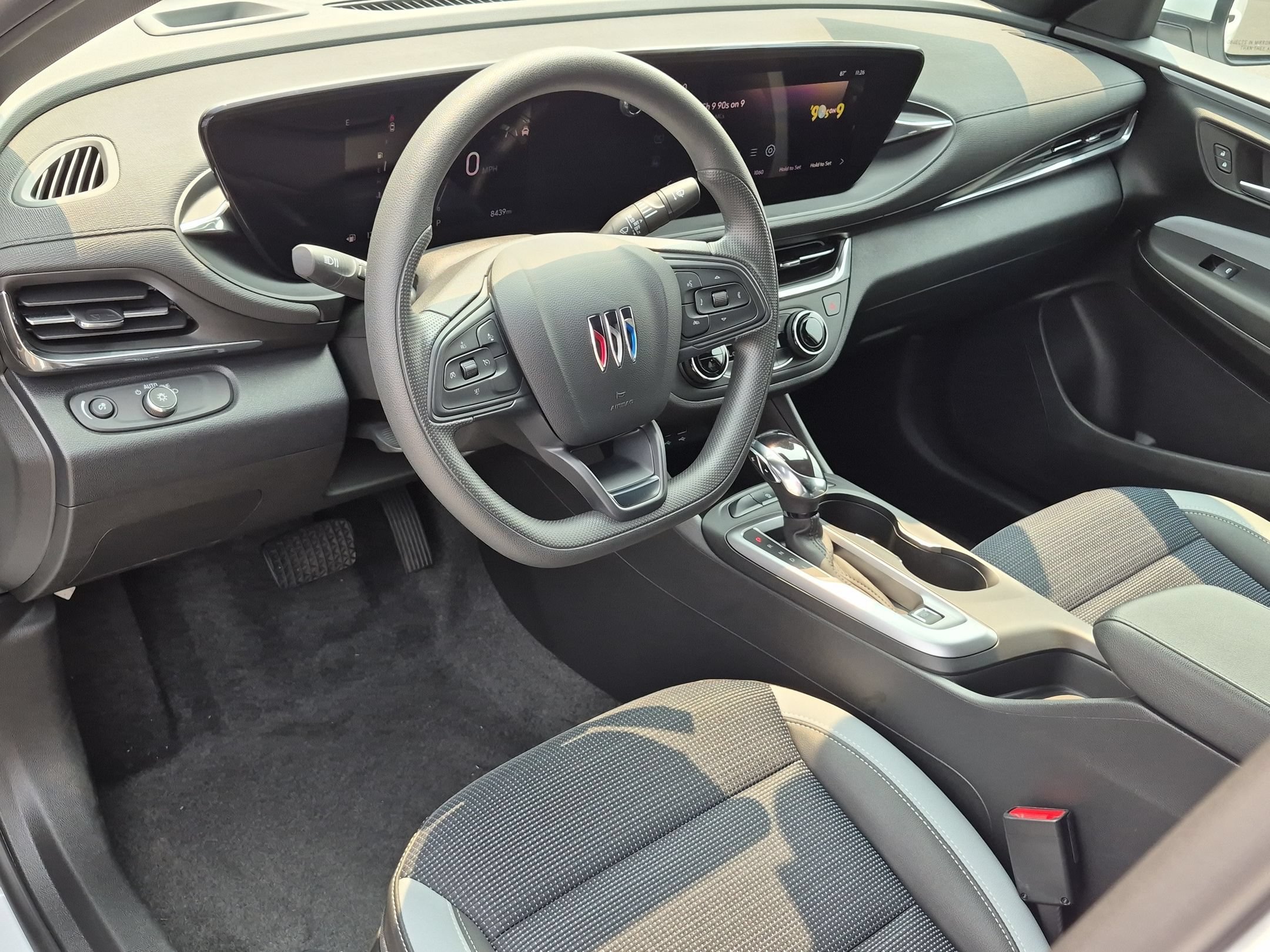 Certified 2025 Buick Envista Preferred FWD image 9