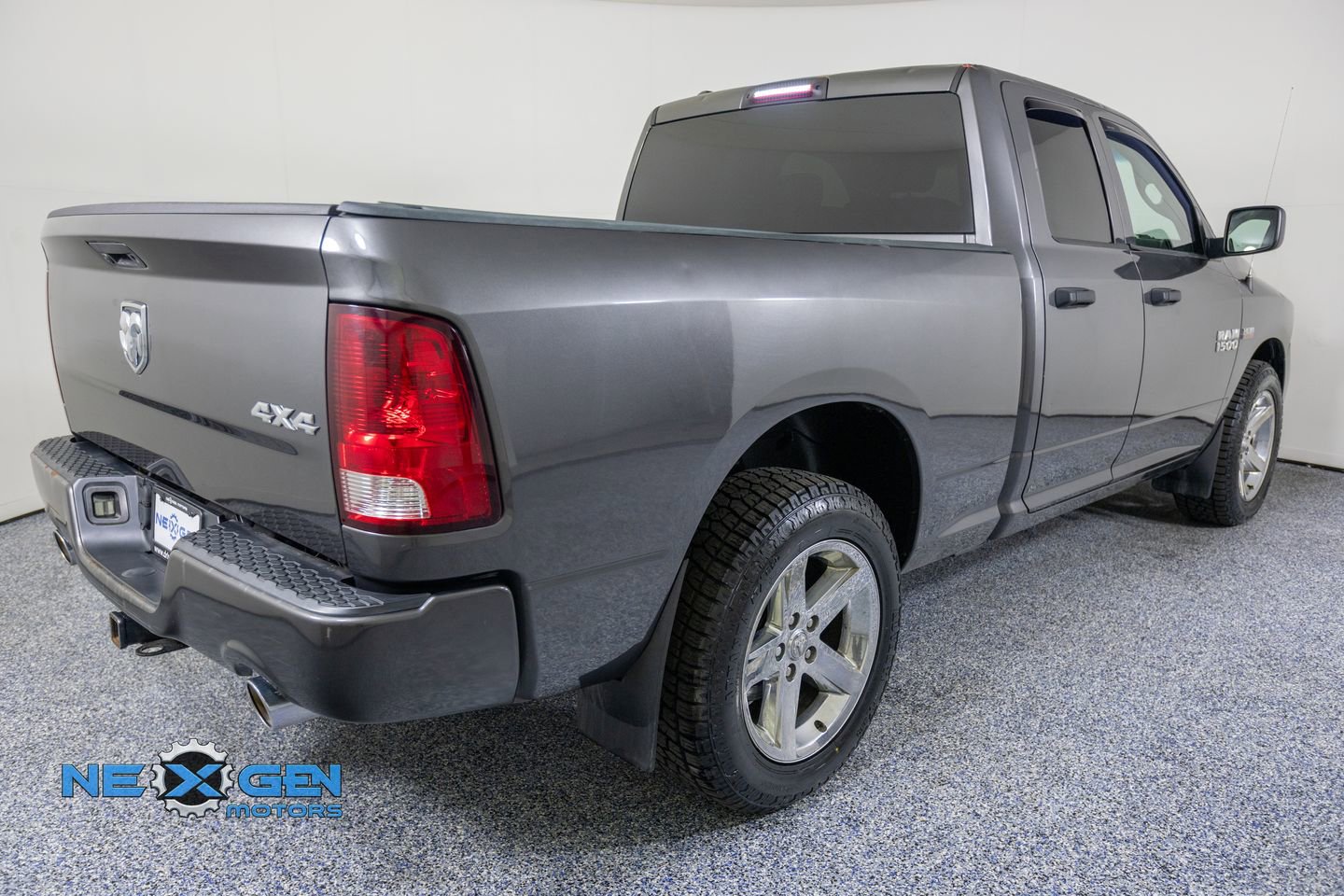 Used 2018 RAM 1500 Express w/ Express Value Package AWD/4WD image 7