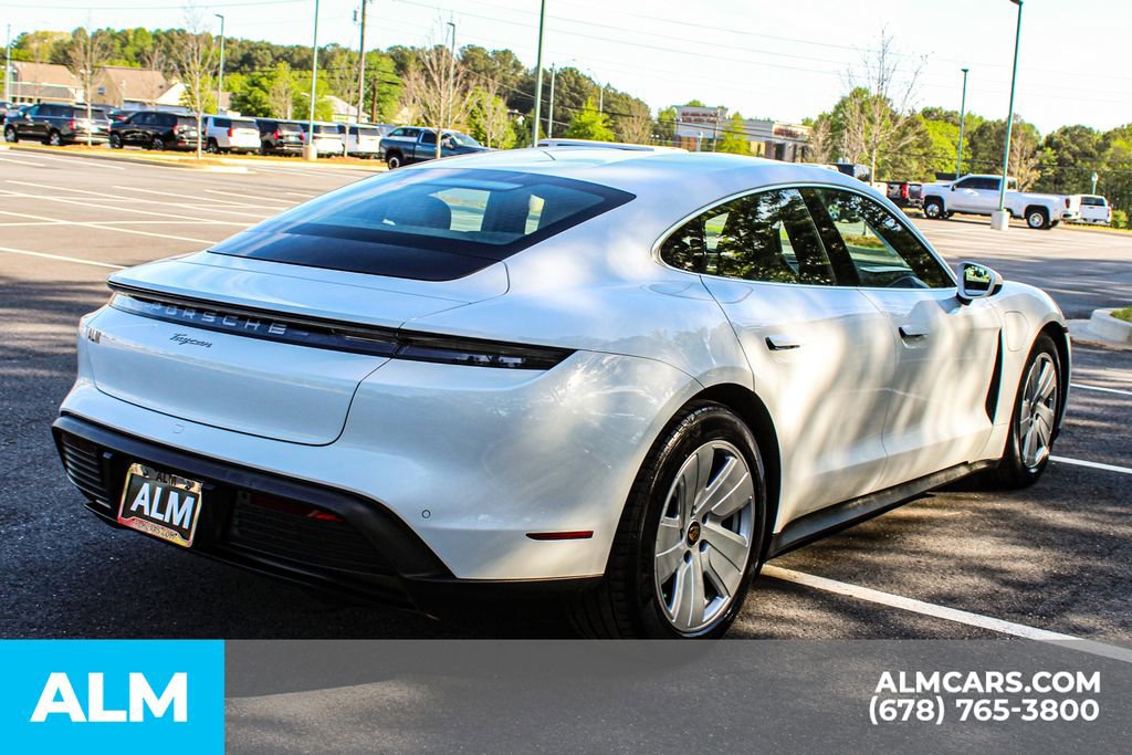 Used 2021 Porsche Taycan image 6
